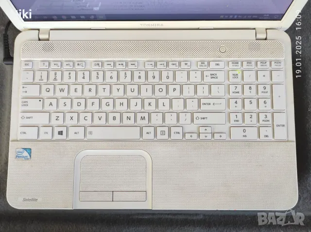 Продавам работещ лаптоп Toshiba, 15 инча, снимка 4 - Лаптопи за дома - 48741238