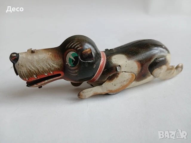 Стара немска ламаринена играчка куче.