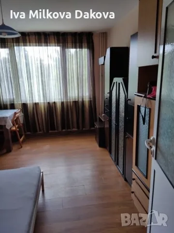 Собственик продава разширена гарсониера с тераса.