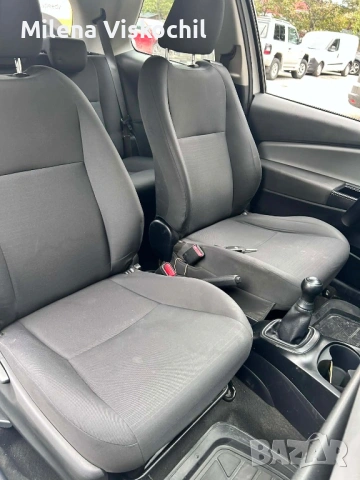 Toyota Yaris 2015, снимка 9 - Автомобили и джипове - 53322799