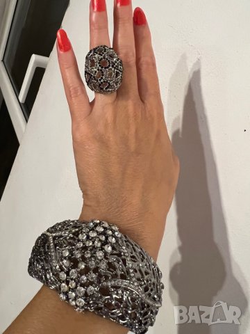 Уникален пръстен с кристали