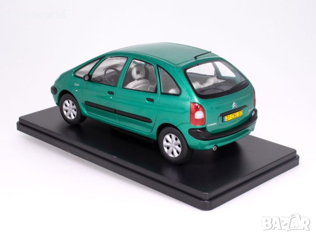 Citroen Xsara Picasso 2003 - мащаб 1:24 на Hachette моделът е нов в блистер, снимка 2 - Колекции - 41519065