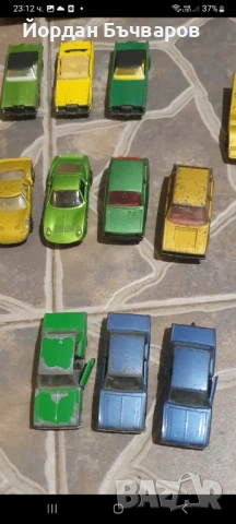 Колекционирам (търся) стари метални Мачбокс колички, снимка 2 - Коли, камиони, мотори, писти - 53315807