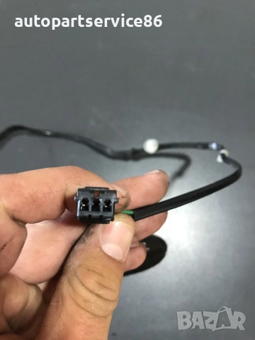 Външна дръжка за предна дясна врата черен цвят RHD за Mazda 626 (1998-2001), снимка 2 - Части - 53705292