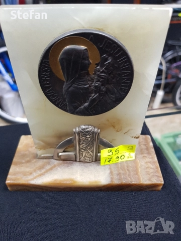 виндиш френска икона с медал Мадона сингова и бяла мраморна, снимка 5 - Антикварни и старинни предмети - 52627176