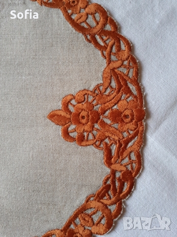 Подарък/ Покривки ръчна изработка : Шестограм и Елипса в бяло от 90-те/БГ Шевици 5бр с бродерии , снимка 7 - Покривки за маси - 31525020