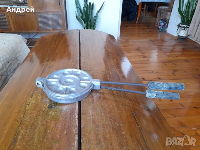 Стар уред за печене на сладки,Орехчета #6