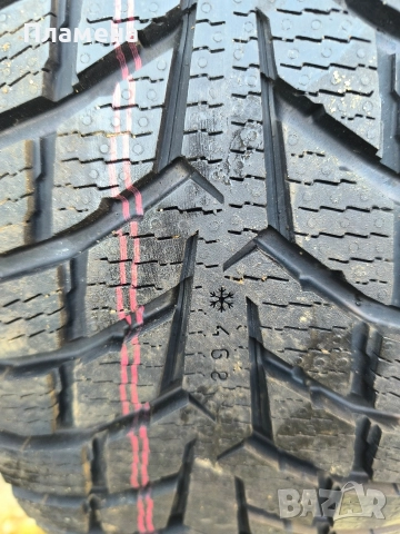 Зимни гуми Nokian 215/60/17c , снимка 2 - Гуми и джанти - 52855294