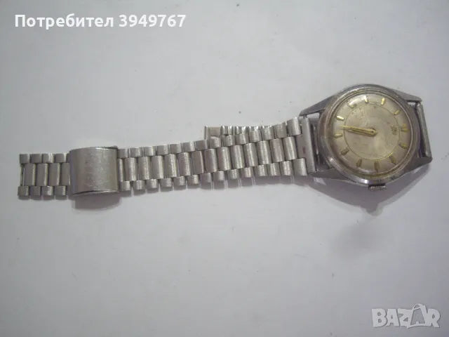 Стар мъжки автоматичен часовник.