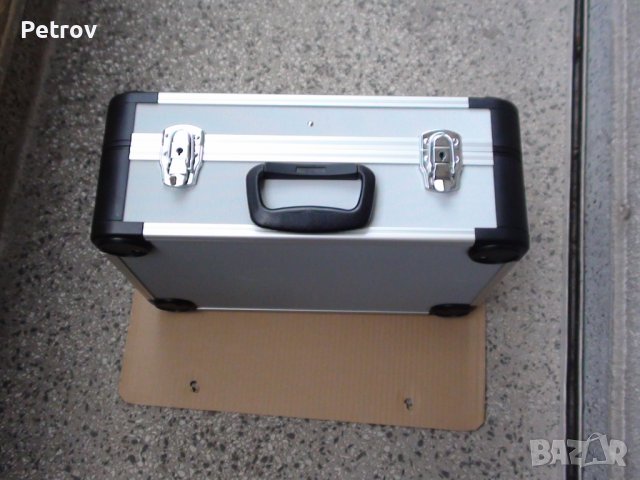 Куфар за Инструменти - ЗДРАВ Алуминиев Куфар за Инструменти с 2 ключета !!! Внос от Германия !!!, снимка 13 - Клещи - 39609715