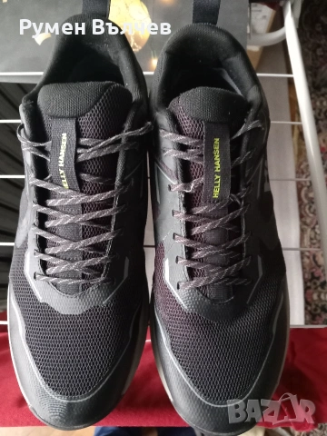 туристически обувки Helly Hansen N43, снимка 2 - Маратонки - 53454717