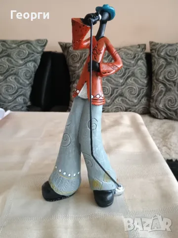 Статуетка на певец 28 см., снимка 6 - Статуетки - 50096332