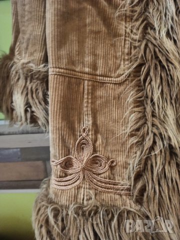 Дамско палто от рипсено кадифе с яка, снимка 3 - Якета - 44448793