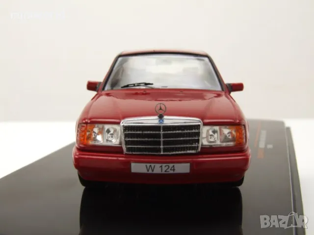 Mercedes-Benz 300E W124 1984 - мащаб 1:43 на IXO models моделът е нов в PVC дисплей-кейс, снимка 5 - Колекции - 50011604