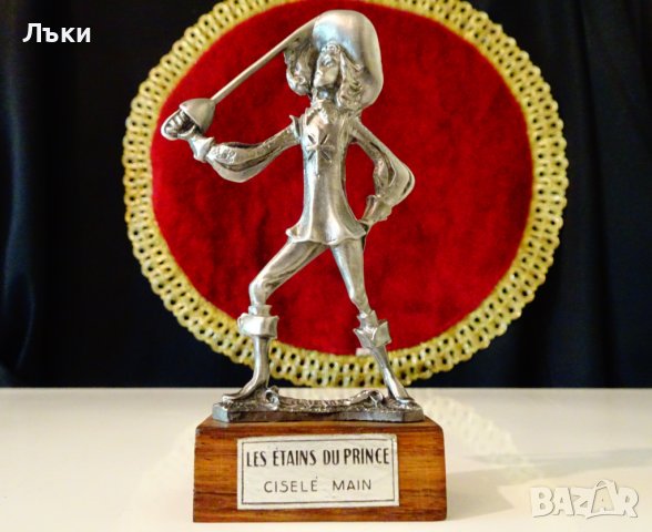 Калаена статуетка Арамис,тримата мускетари. 