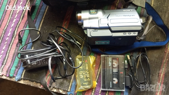 Продавам камера Sony, снимка 2 - Камери - 53837959