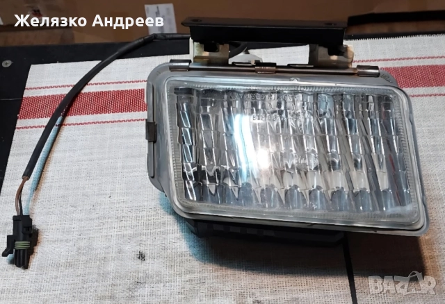 Опел Кадет ляв фар за мъгла Hella 