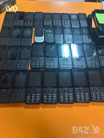 40 броя легендарни телефони с копчета!