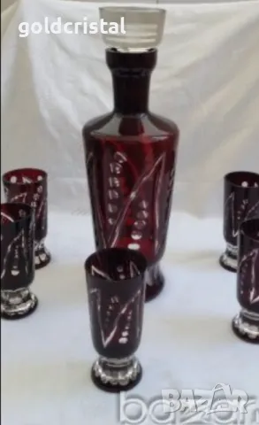 Кристални чаши и гарафа червен цветен кристал , снимка 3 - Антикварни и старинни предмети - 17470314