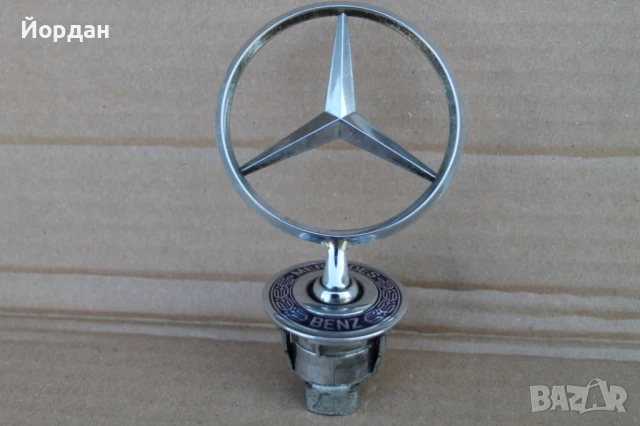 Емблема ''Mercedes-Benz''