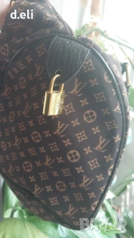 LV Чанта среден размер Две чанти, снимка 11 - Чанти - 51225873