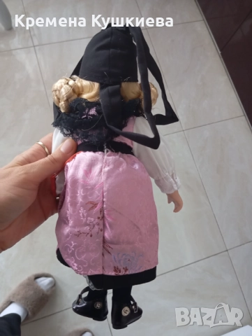 Колекционерска порцеланова кукла с кутия , снимка 8 - Колекции - 52443147