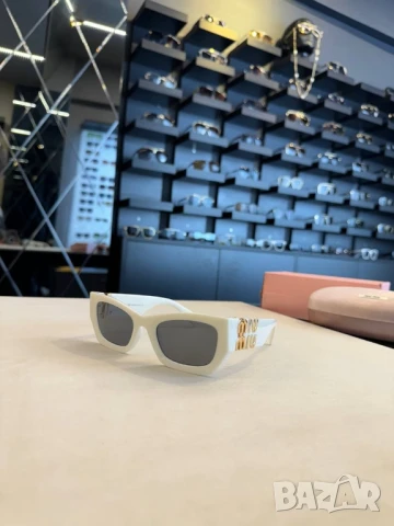 очила с черен обикновен калъф miu miu , снимка 4 - Слънчеви и диоптрични очила - 51272650