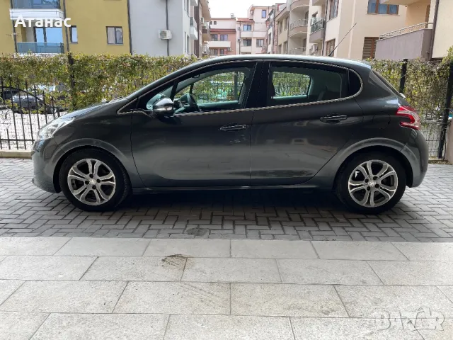 Peugeot 208, снимка 3 - Автомобили и джипове - 49263667