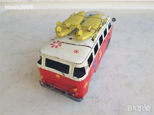 ОРИГИНАЛНА КУЛТОВА ЛАМАРИНЕНА играчка VW Калифорния хипарски 1970те год. бус със СЪРФОВЕ, снимка 4 - Други ценни предмети - 42065290