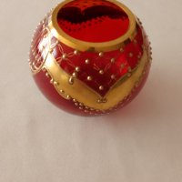 ваза от ръчно издухано рубинено червено художествено стъкло с ръчно емайлирана  с флорално-листен ди, снимка 5 - Антикварни и старинни предмети - 44313444