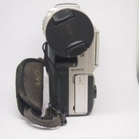 Видеокамера Sony DCR-PC100E mini DV, miniDV цифрова видео камера, снимка 2 - Камери - 35886772