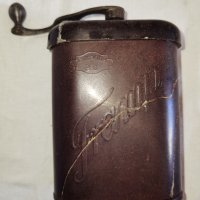 Бакелитена кафемелачка TRAMP от Втората световна война , снимка 1 - Антикварни и старинни предмети - 39982392