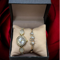 Елегантен дамски комплект часовник с камъни цирконии и красива гривна, снимка 1 - Бижутерийни комплекти - 44536209