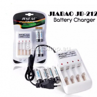 Зарядно за батерии ААА / АА с 4 батерии, снимка 1 - Други инструменти - 36272505