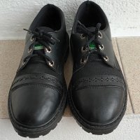 Черни дамски обувки с връзки., снимка 2 - Дамски ежедневни обувки - 41898565
