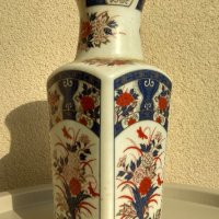 Японска , порцеланова ваза с богата орнаментика. , снимка 1 - Вази - 41856878