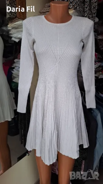 КРАСИВА бяла кукленска рокля от фино еластично плетиво , снимка 1