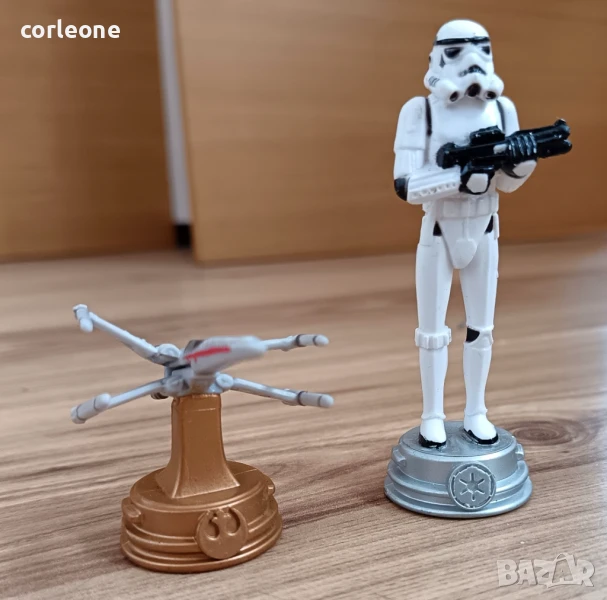 Щурмовак и кораб на Републиката от Star Wars  , снимка 1