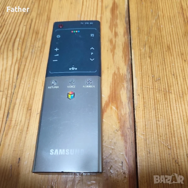 Смарт дистанционно Samsung с гласови команди, снимка 1