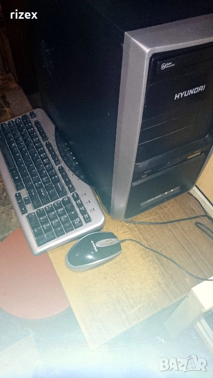 Настолен компютър HYUNDAI, снимка 1