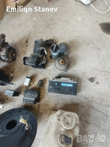 Части за Мерцедес 190 D, снимка 4 - Части - 53662663