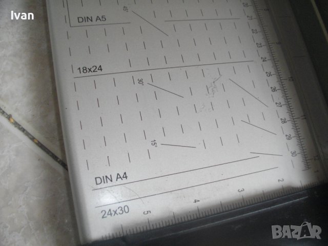 Немска Нова Гилотина/Резачка За Хартия-32см/А4-8л-Алуминиева-M+R Trim Cat Paper Trimmer-Made Germany, снимка 10 - Други инструменти - 40235744