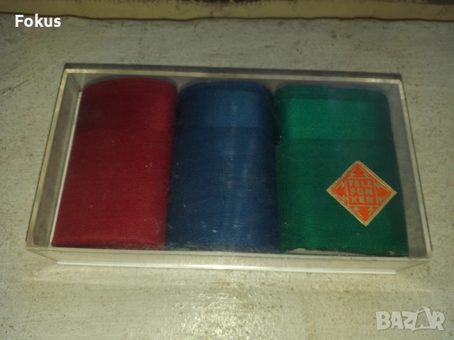 Комплект от три луксозни копринени мъжки носни кърпички, снимка 3 - Антикварни и старинни предмети - 53363613