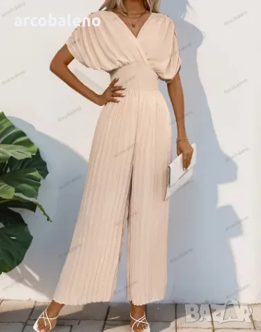 Дамски плисиран широк гащеризон с V-образно деколте