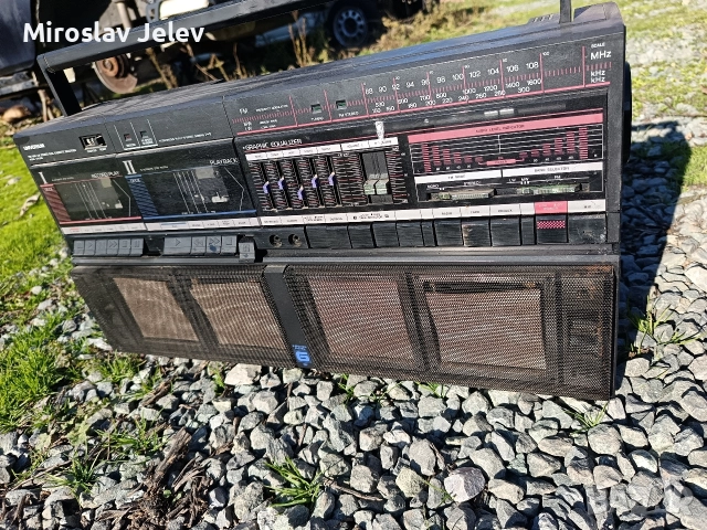 касетофон Universum , снимка 2 - Радиокасетофони, транзистори - 52807868