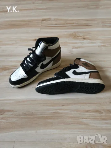 Оригинални кецове Nike Air Jordan 1 Retro High "Dark Mocha" (GS), снимка 5 - Детски маратонки - 47936265