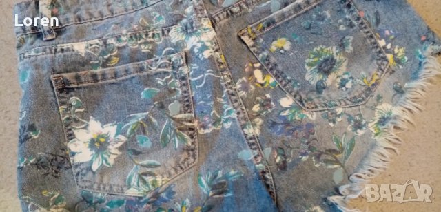 Страхотни къси дънки като нови на цветя, снимка 5 - Дънки - 42559090