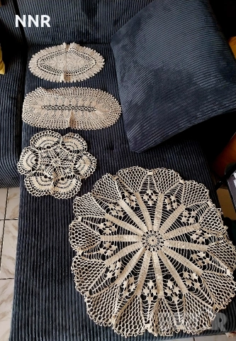 Дантелени покривки - тишлайфери - ръчно плетени