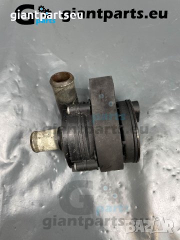 Помпа охлаждане за Мерцедес Mercedes W211 W164 W251 , A2118350028, снимка 3 - Части - 40168828