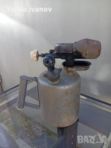 Бензинова лампа